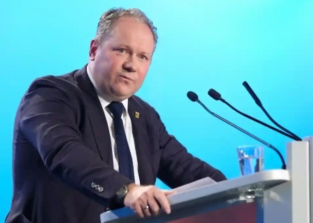    Немецкий евродепутат потребовал прекратить тратить деньги немцев на Украину