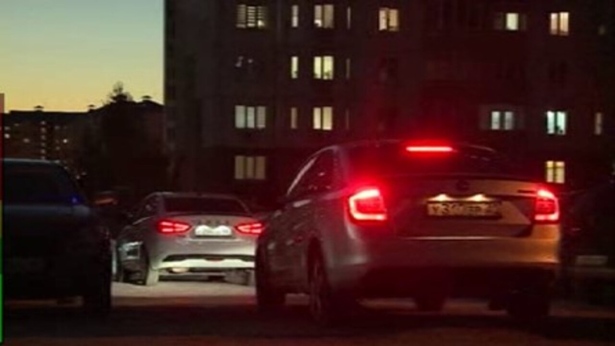    В Курской области хотят сократить количество парковок около жилых домов