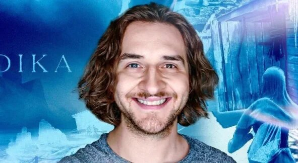 Постоянный посетитель псих невродиспансера, гнида и предатель собственной персоной. Страна должна знать своих "героев" в лицо...