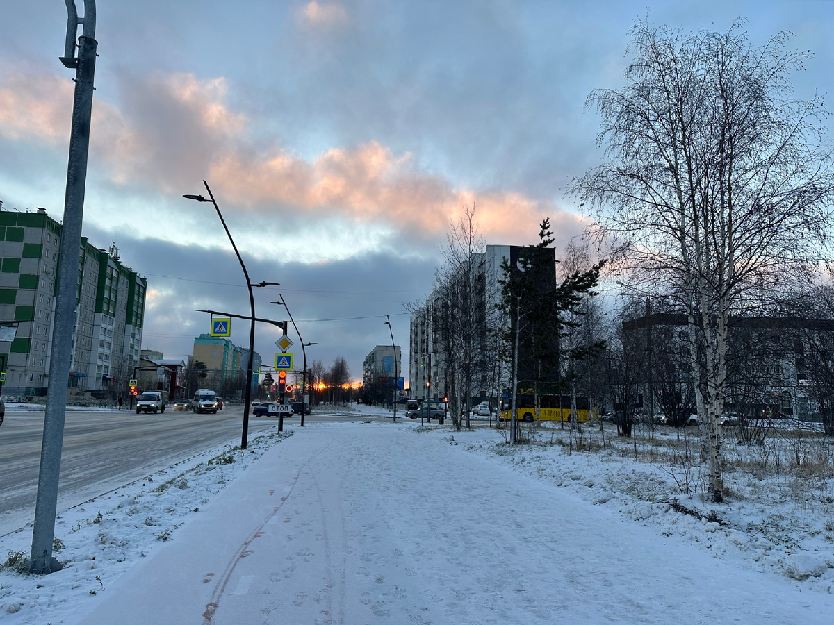 Утро. Дорога в школу.