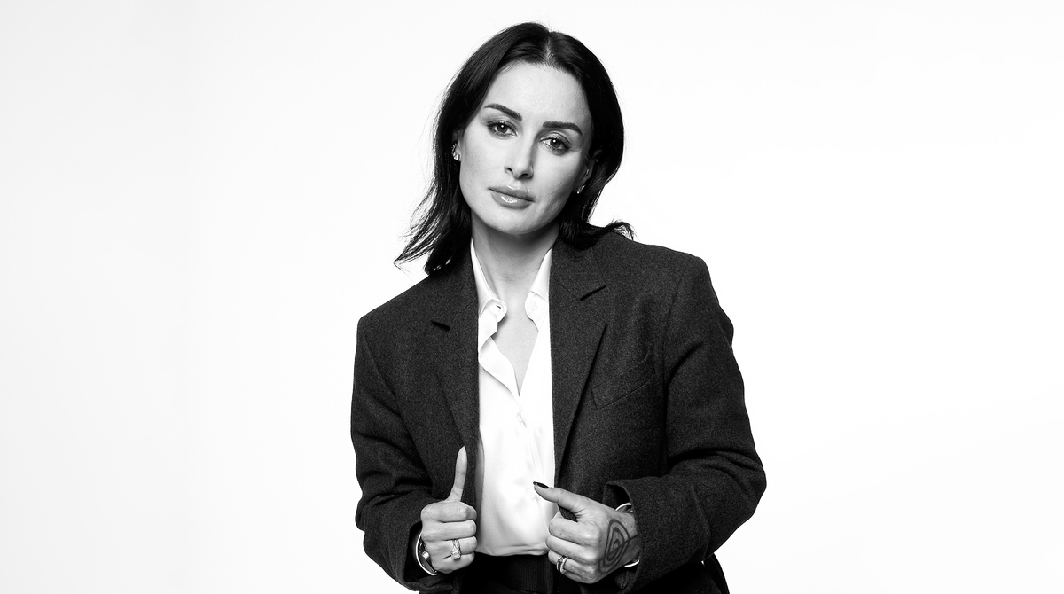 Представительница скорпионов - Тина Канделаки.