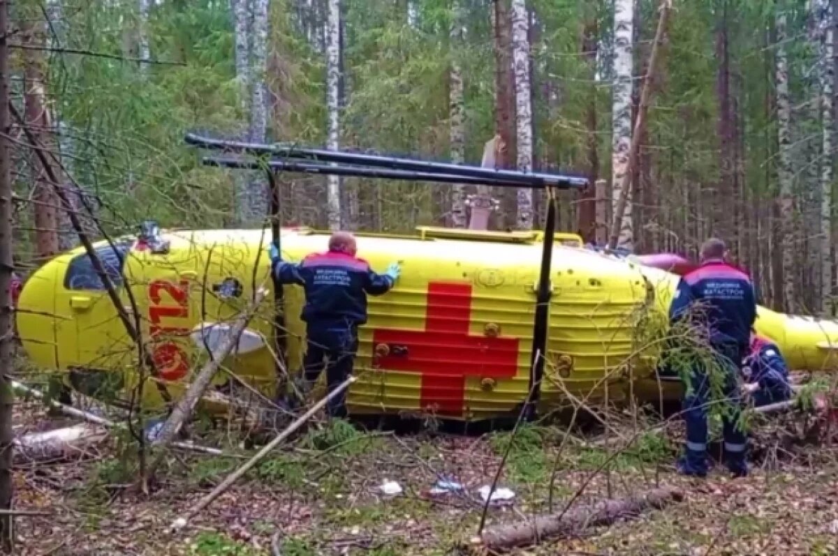    Видео с места жесткой посадки нижегородского вертолета опубликовало МЧС