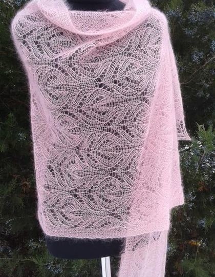 Палантин спицами, подборка со схемами + описание.