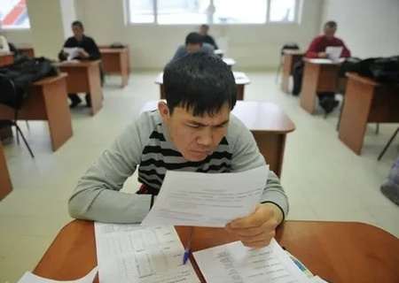    Мигранты не смогут сдавать экзамен по русскому языку в организациях-посредниках