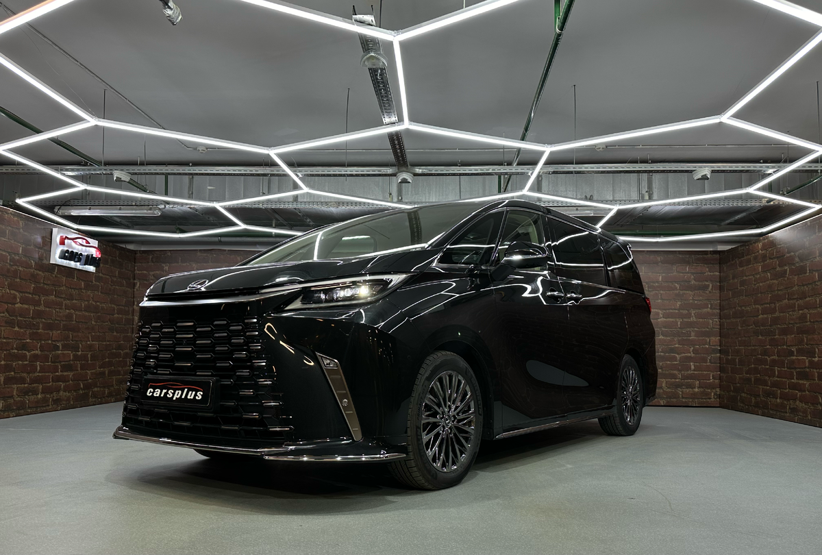 Новый Лексус LM 350h 2024 в наличии в Carsplus. Листайте фото в карусели