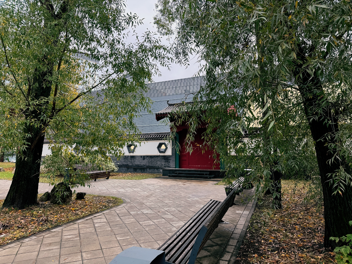 закрытые ворота изнутри