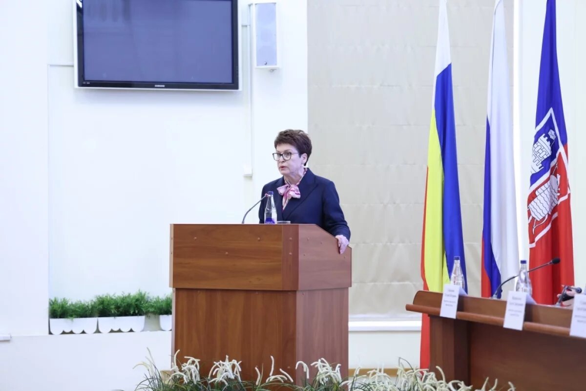    О реализации государственных полномочий по опеке и попечительству на территории донской столицы рассказала Елена Кожухова.