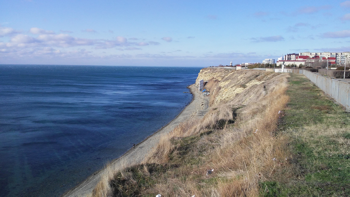 Высокий берег в Анапе в январе. фото автора