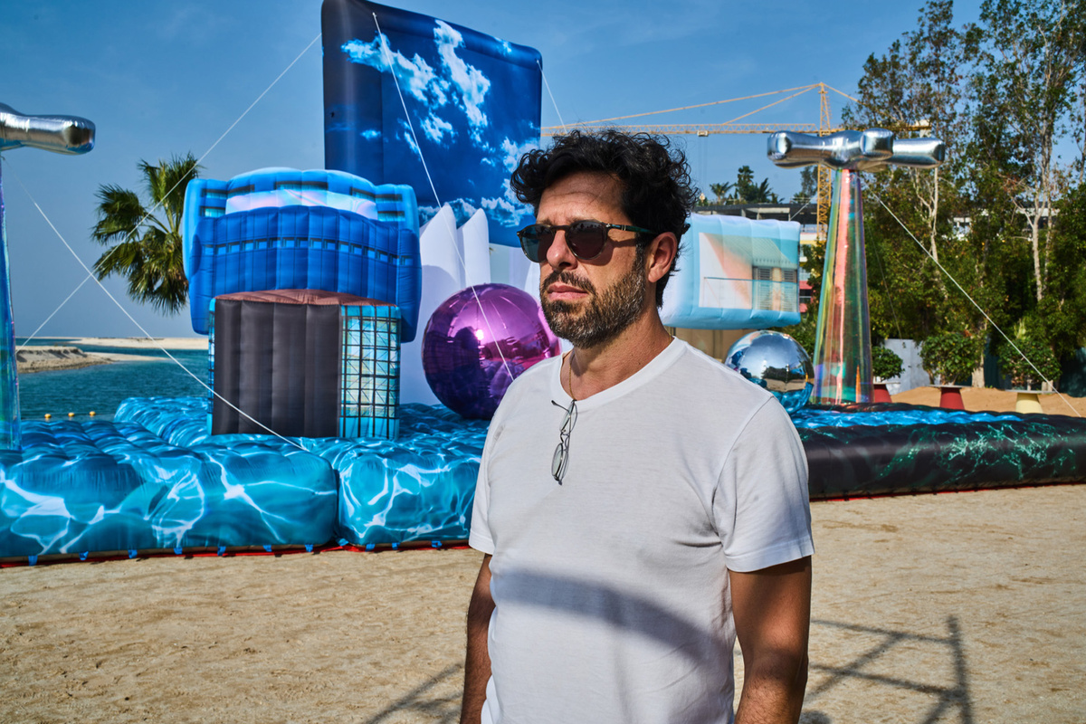    Филиппо Минелли и The Idealized City на острове The World («Мир»), Дубаи