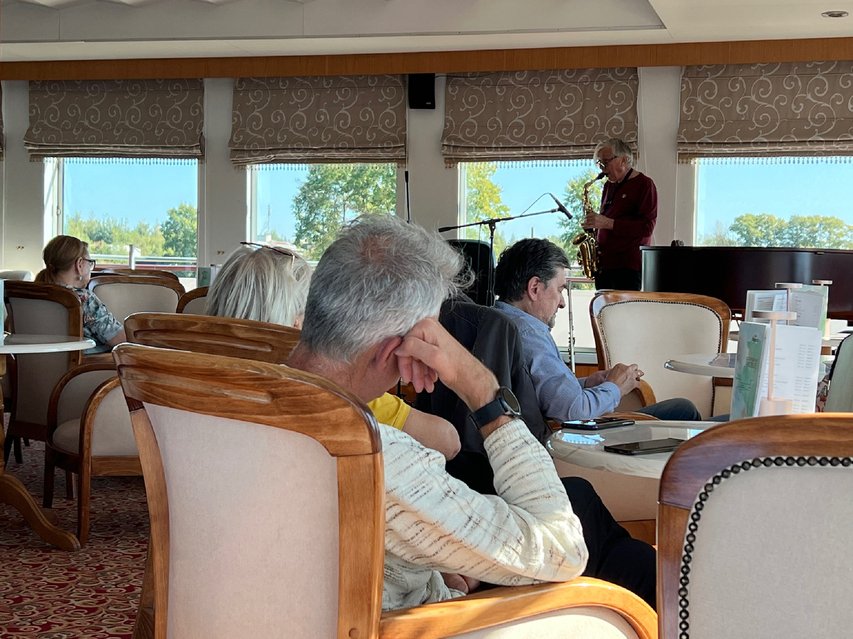 На концерт «Волшебный саксофон»