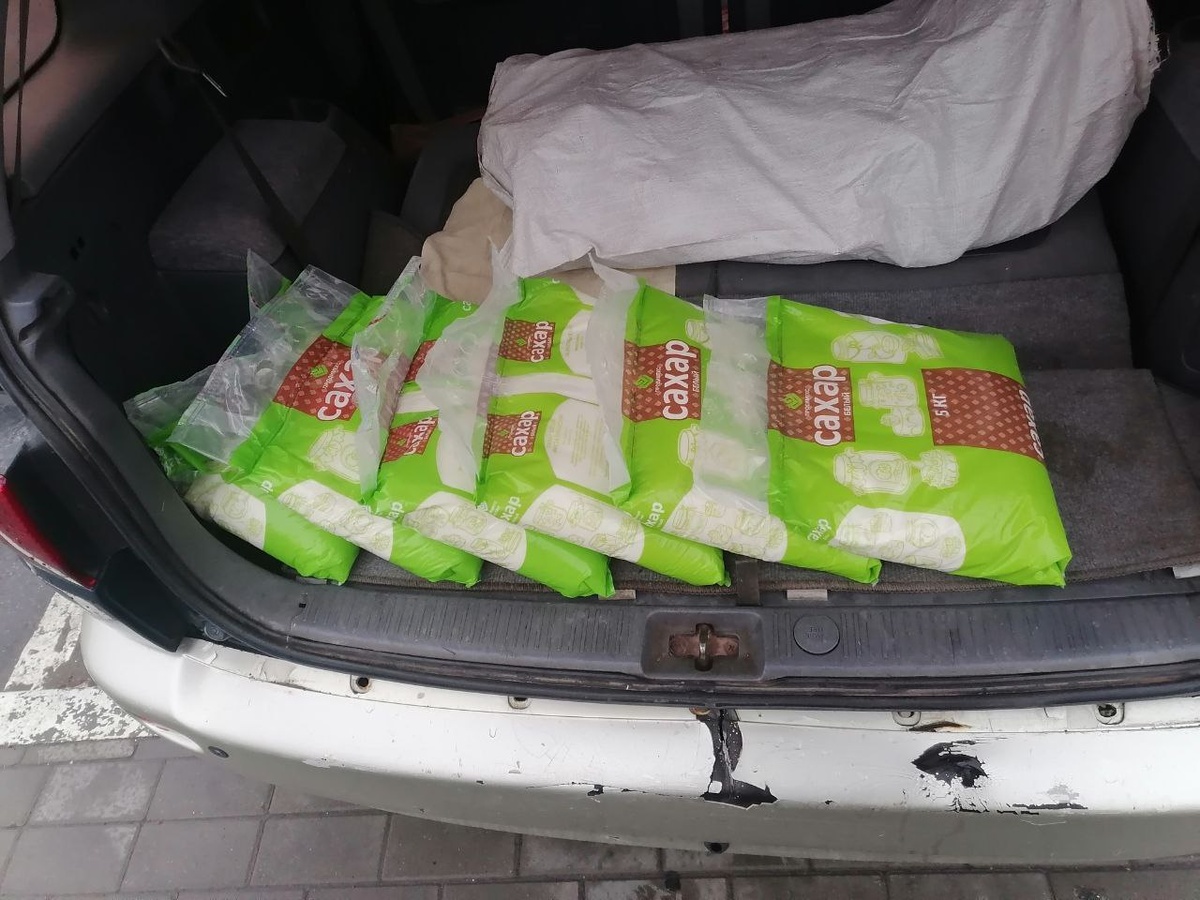 Самый главный расходник самогонщика - это сахар.