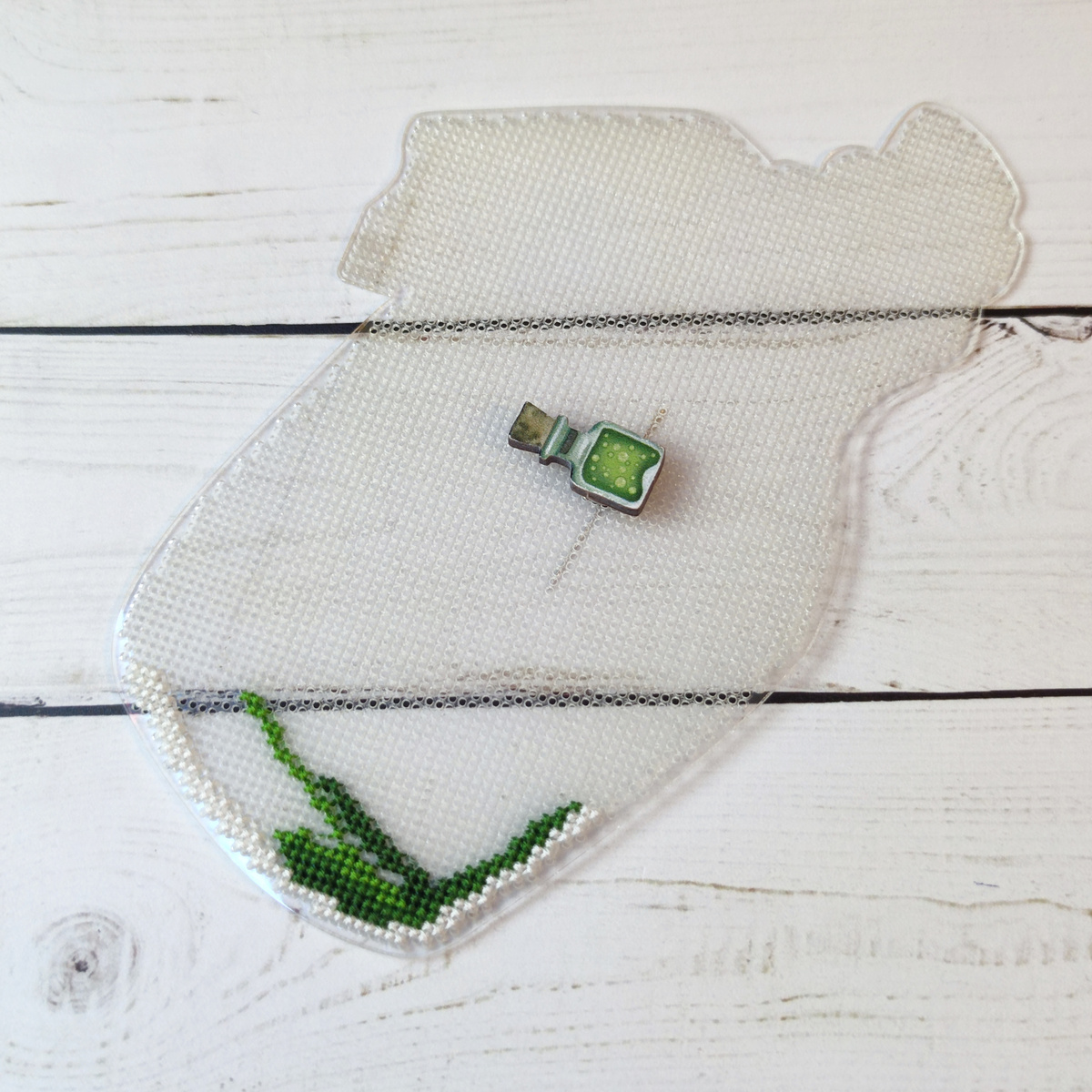 Первые крестики. Магнитик покупала специально под процесс