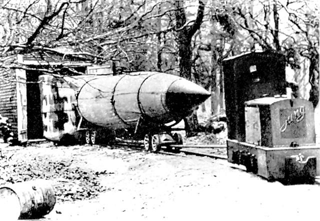 Вывоз Фау-2 из сборочного цеха