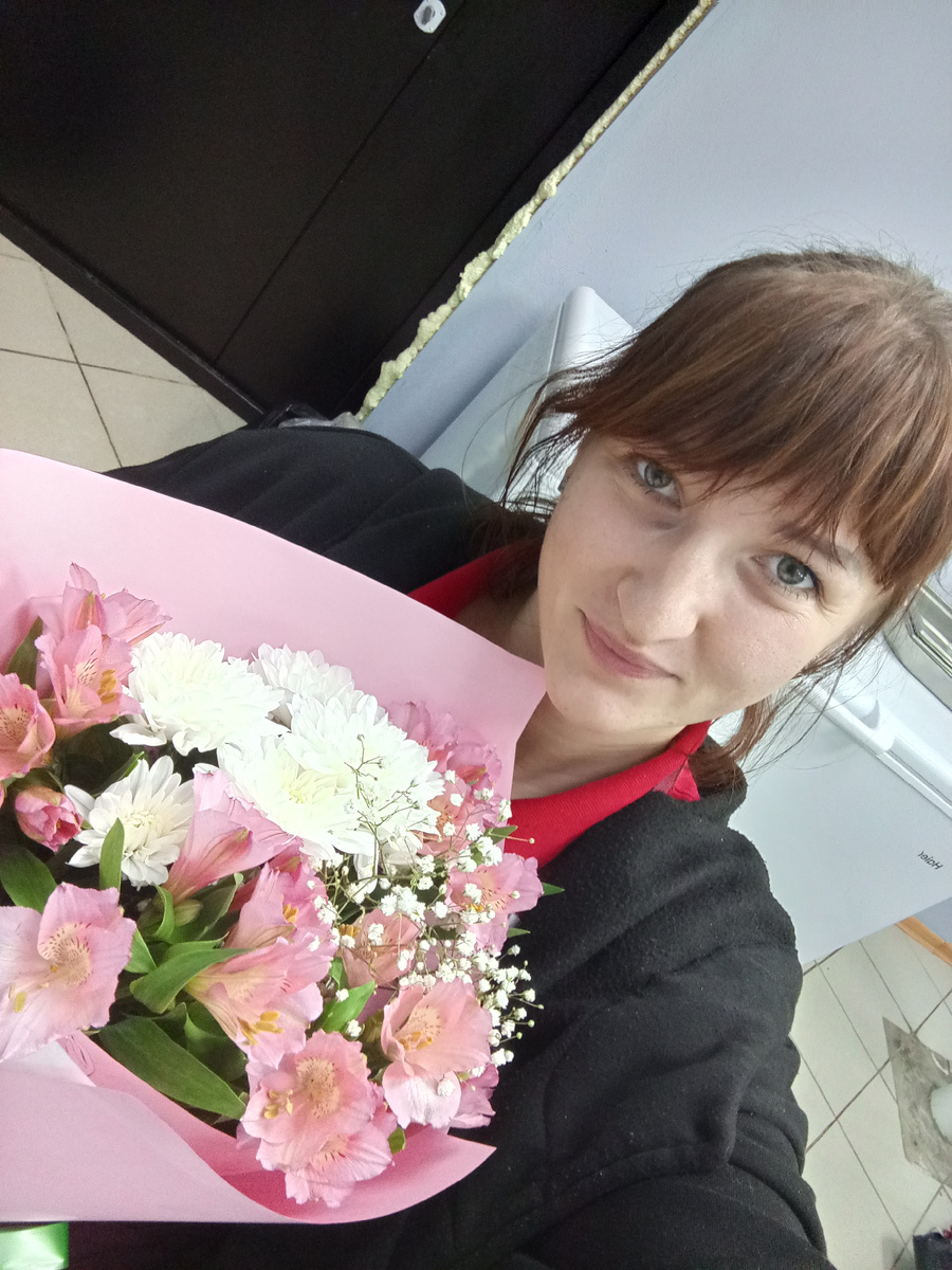 Муж на работе поздравлял