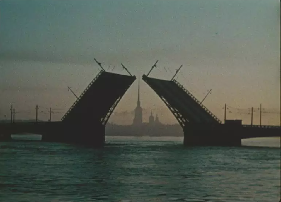 Кадры из фильмов «Неоконченная повесть», «Ленинград. Ноябрь» и «Октябрь»