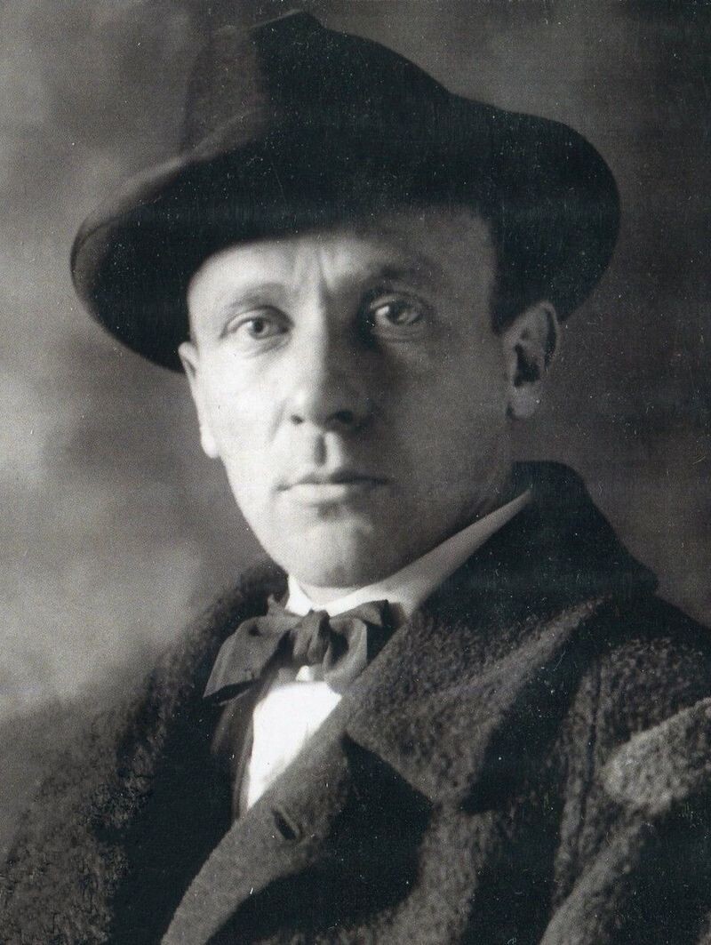 Михаил Афанасьевич Булгаков (1891 — 1940).