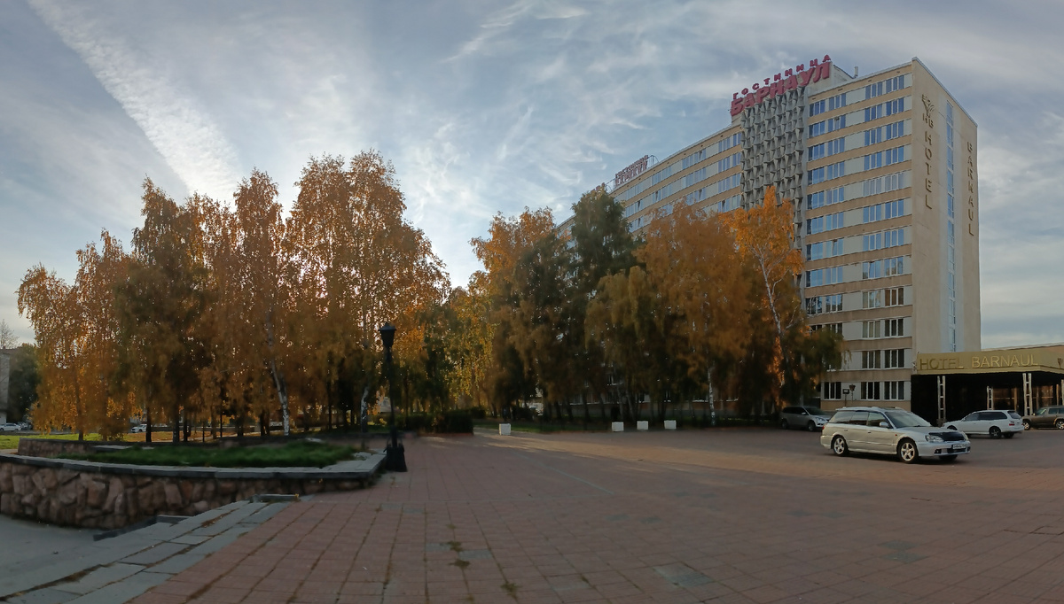 Где-то на просторах моего города. Фотография автора, октябрь 2024 года. 