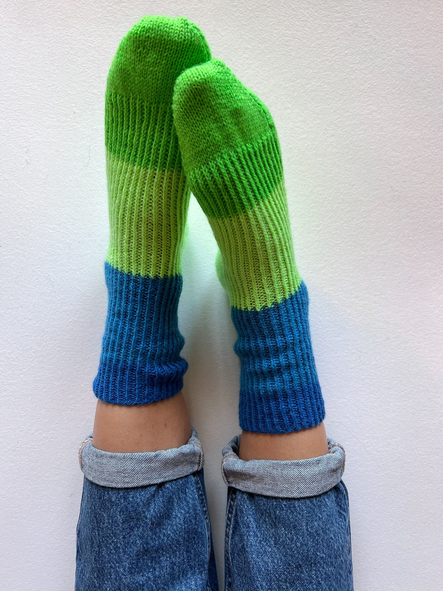 Носочки стоят от 2000 руб., балаклавы – от 3500 руб.

Фотографии компании My Woolens