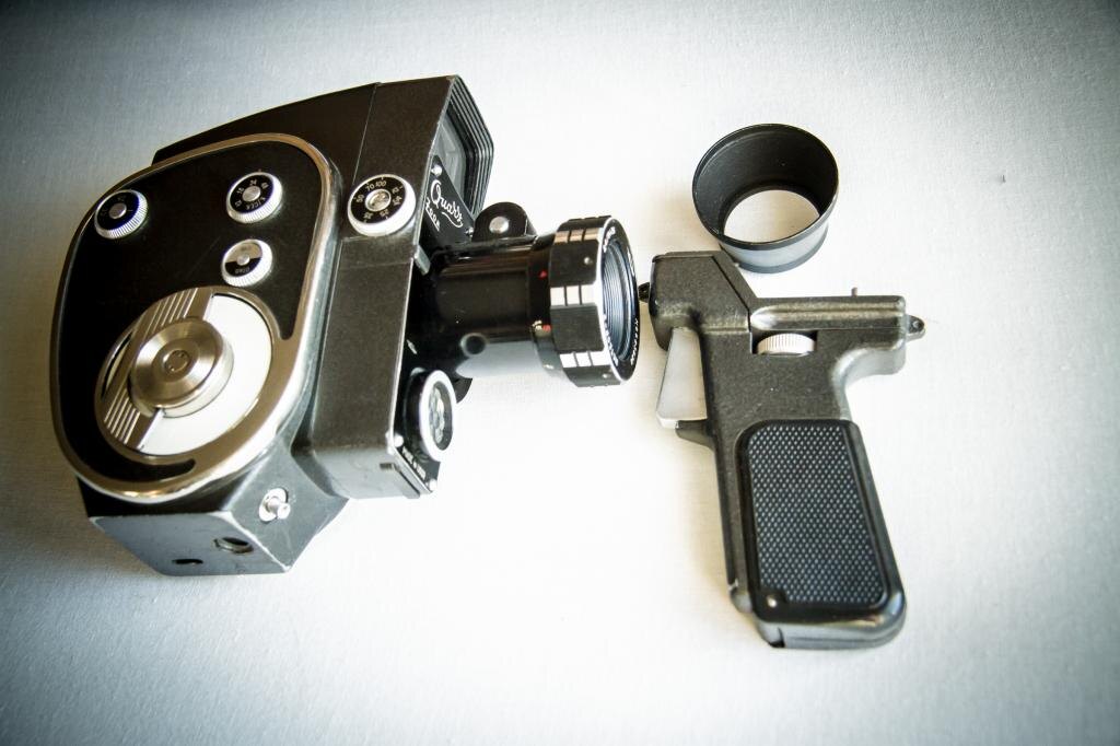 Советская кинокамера  "Кварц-3"