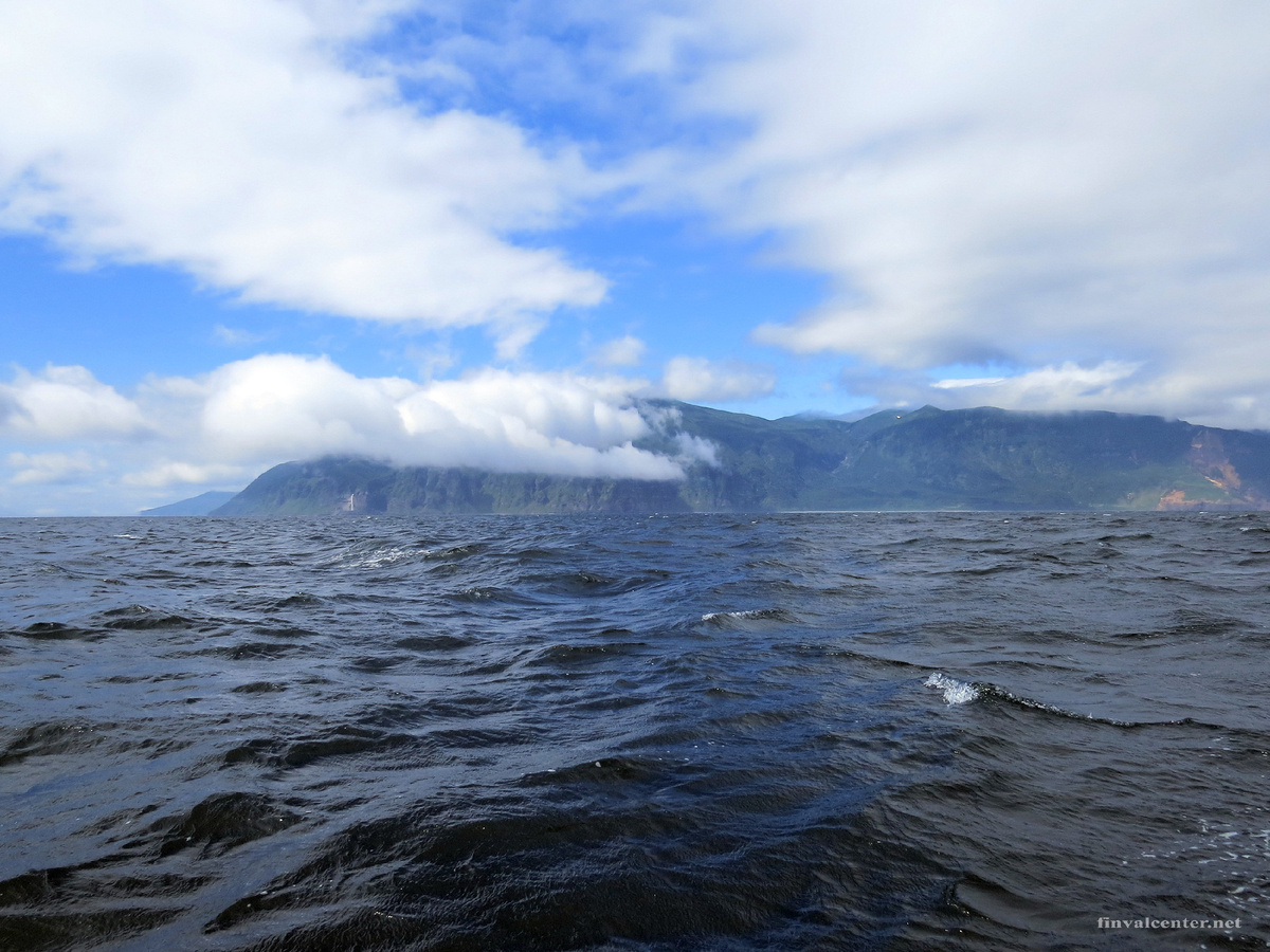 Зеленый Итуруп постепенно менял цвет на горубой