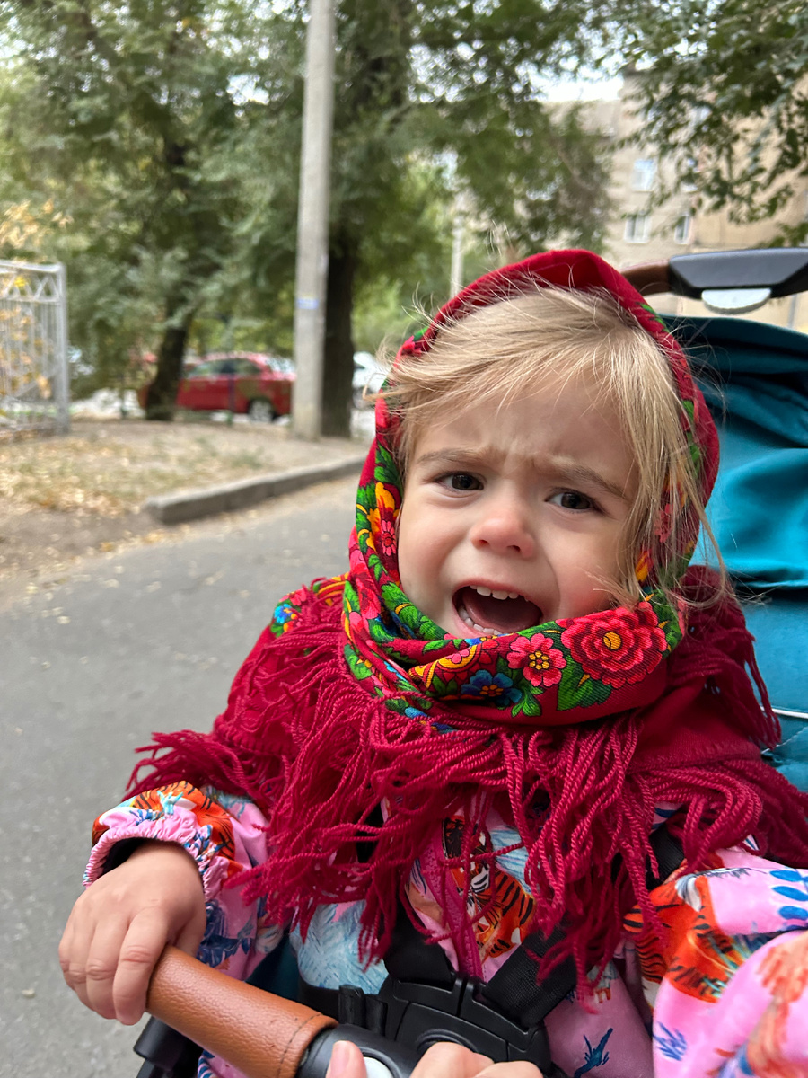 Саша тут - королева драмы, как всегда))