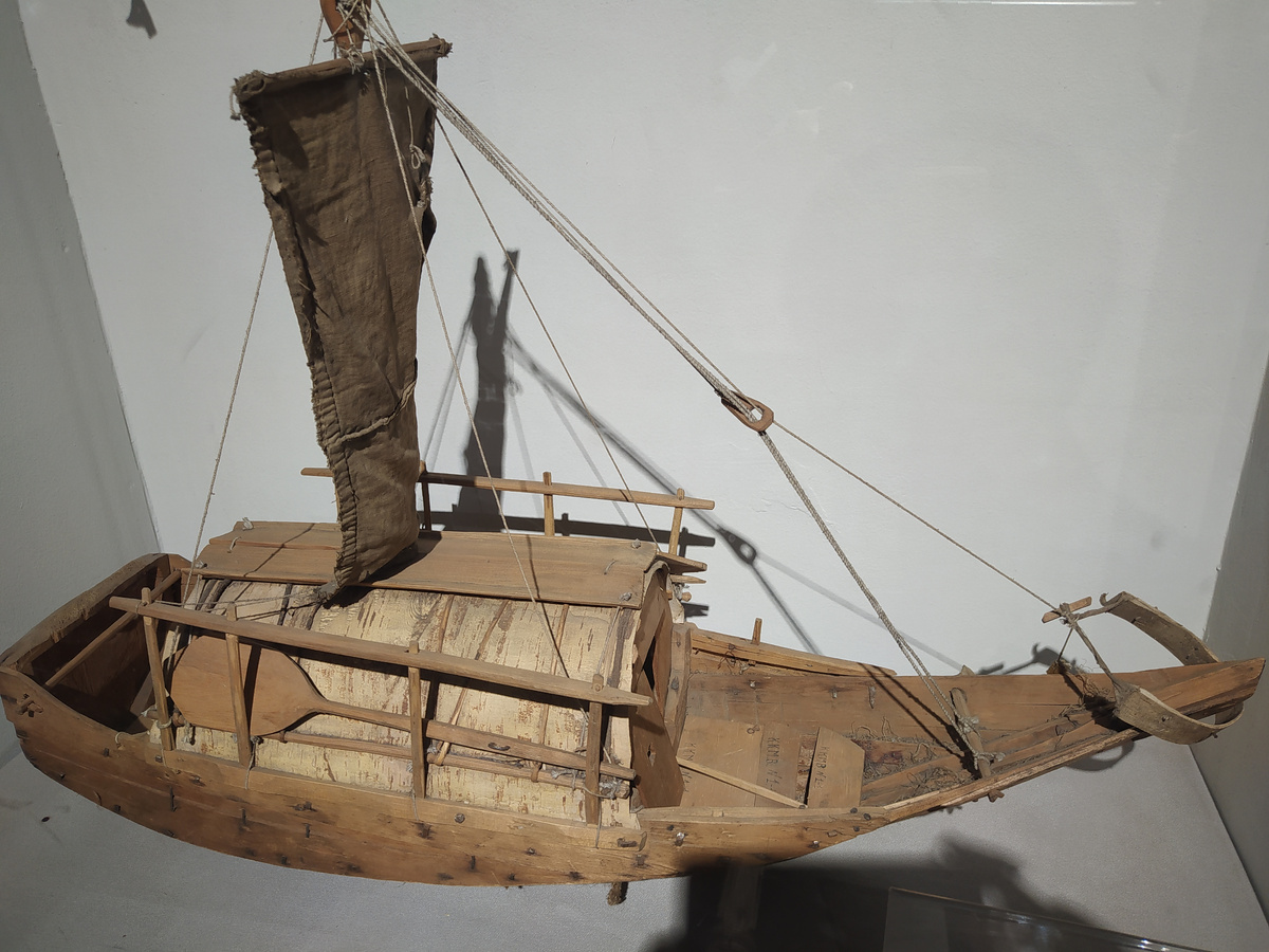 Илимка - лодка с домиком. Речной вариант балка