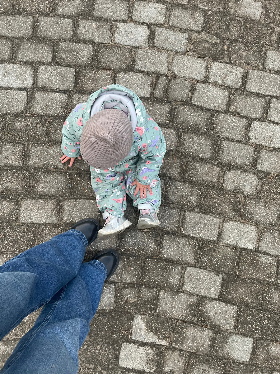 Маша протестует)