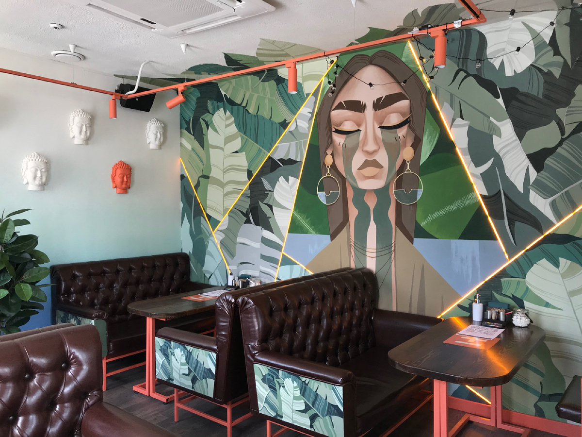 Художественная роспись стен, граффити в интерьере азиатского кафе