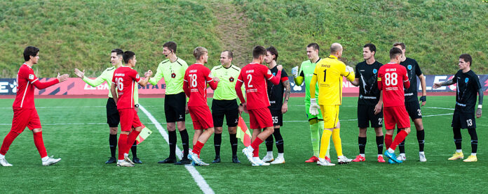 Предматчевое приветствие команд.