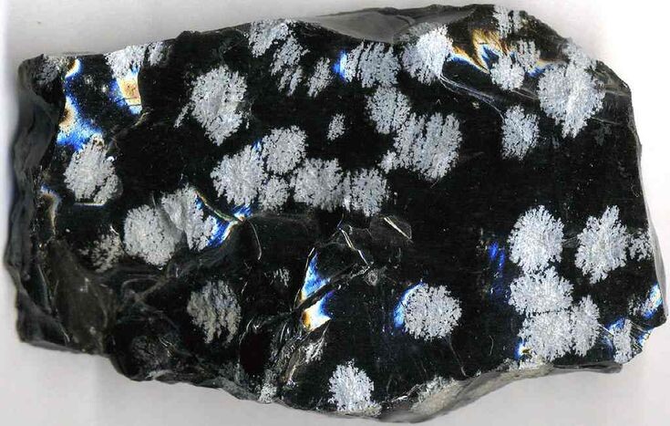 Снежный обсидиан. Фото из открытых источников.