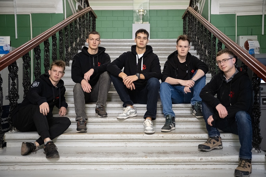 Команда SiBears: Никита Васильев, Дмитрий Тарасов, Рустам Тогумбаев, Александр Евсеев, Роман Лидер