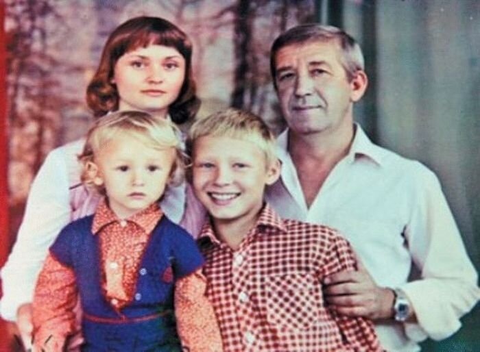 Борислав Брондуков с семьей