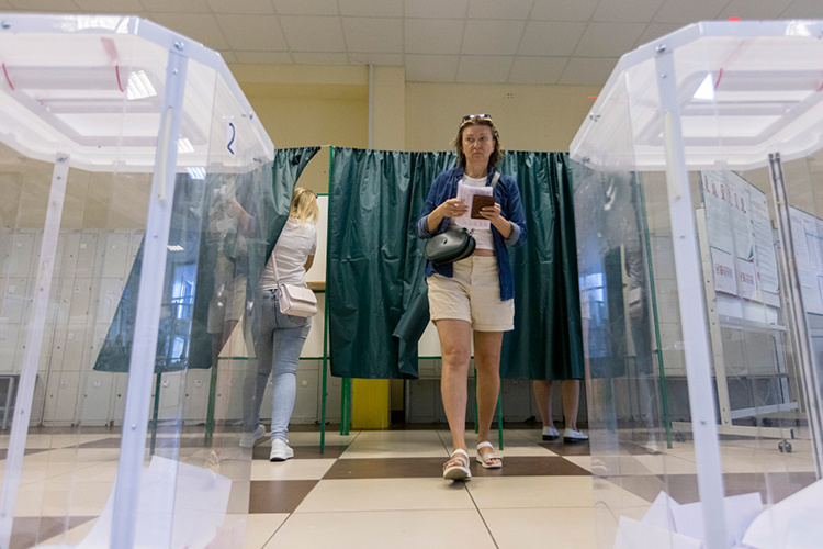    Большинство губернаторских кампаний прошло по референдумному сценарию, а на уровне заксобраний и горсоветов «Единая Россия» только упрочила свои позиции по сравнению с 2019 годом.   
Фото: «БИЗНЕС Online»