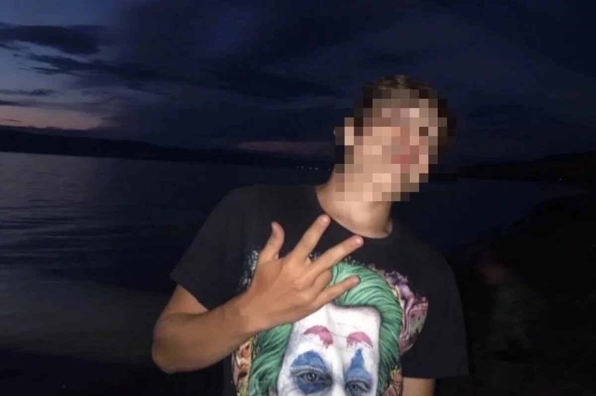    Погибший в Охотском море подросток.