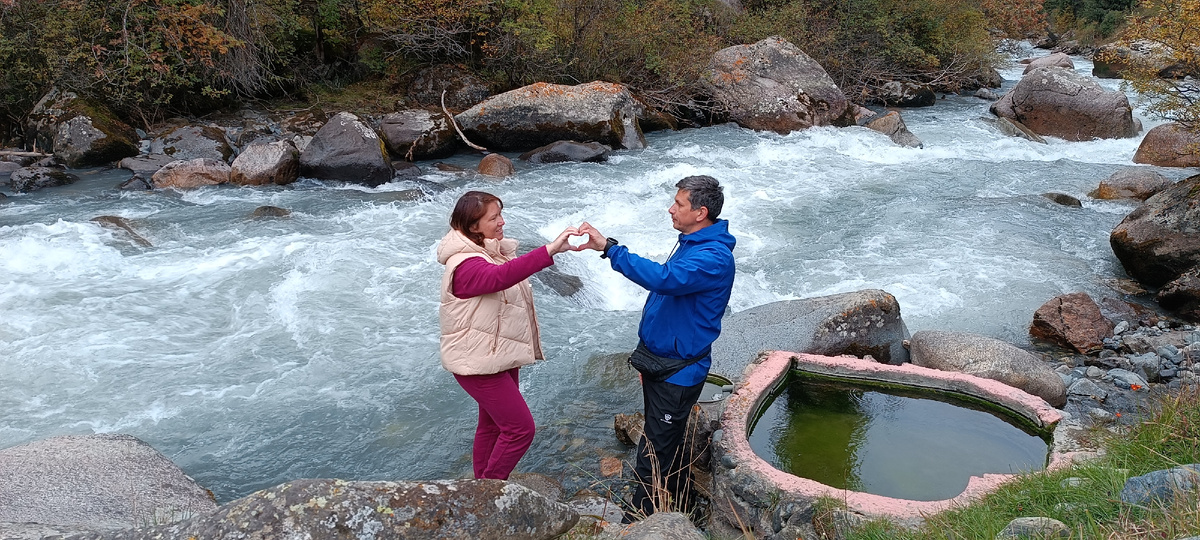 Термальный источник Сердце. Нашли его случайно, благодаря туристам, которых встретили на обратном пути после купания.