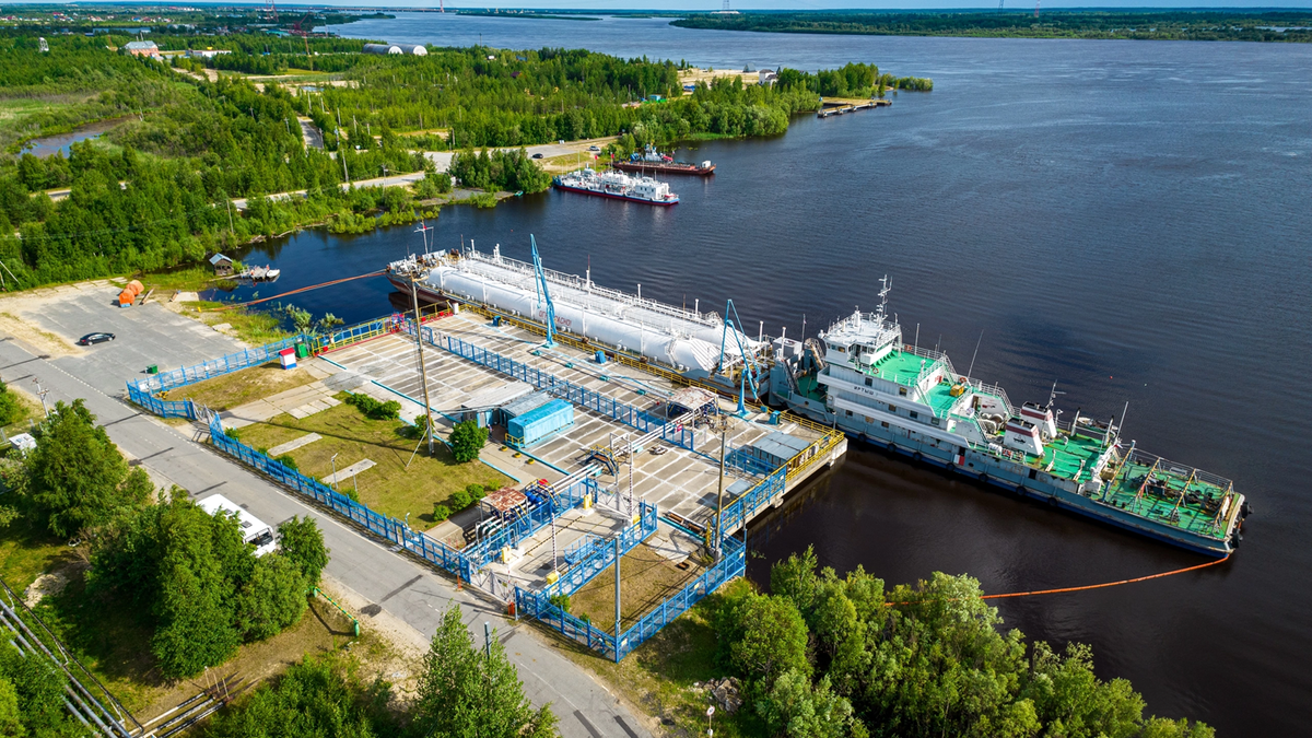    Более 80 тысяч тонн дизельного топлива отправили с Сургутского ЗСК за прошедшую навигацию