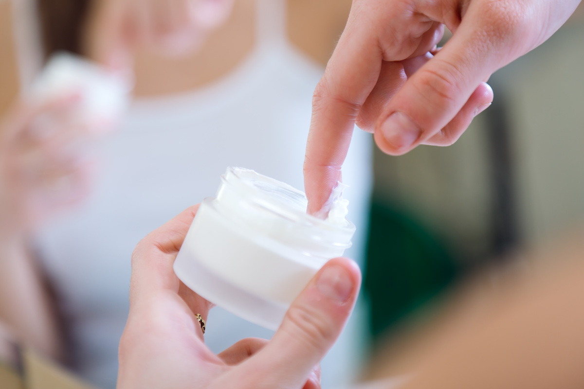    Олеиновая кислота (oleic acid) входит в состав многих увлажняющих косметических средствFreepik