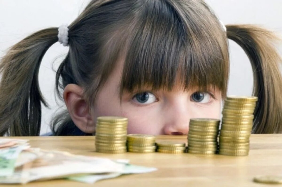    С каждым месяцем все меньше волгоградских семей получают господдержку