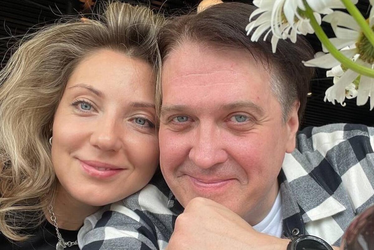    Денис Матросов с женой Оксаной Социальные сети