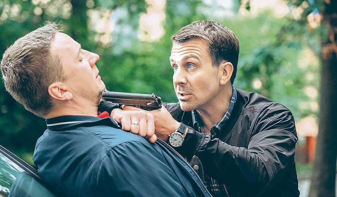 Полицейский очень крутой и "бессмертный". Фото Яндекс.Картинки. 