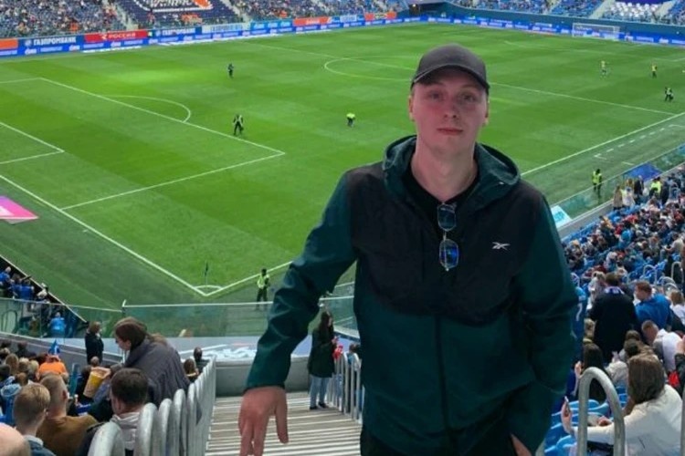 Дмитрий сразу же бросился на помощь. Фото: соцсети