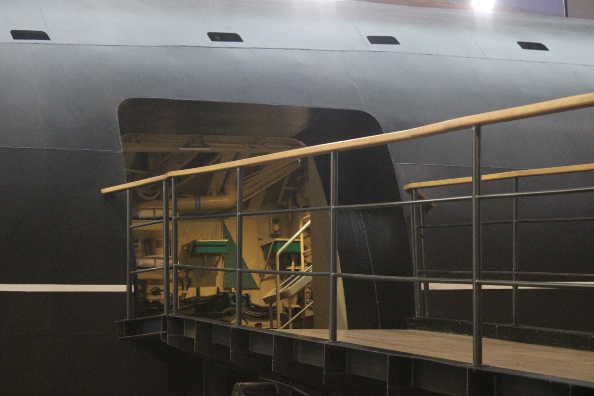 Идем внутрь: вот туда