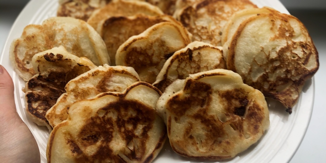 Яблочные оладьи. Завтрак с ароматом лета