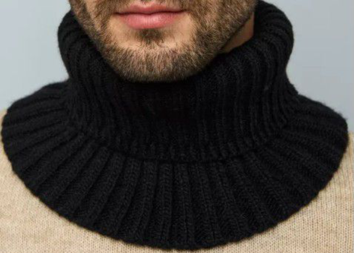 Манишка мужская чёрного цвета ,нитки 50%шерсть ,50%акрил . Манишка универсальная , тёплая ,есть в наличии ,вяжем на заказ .