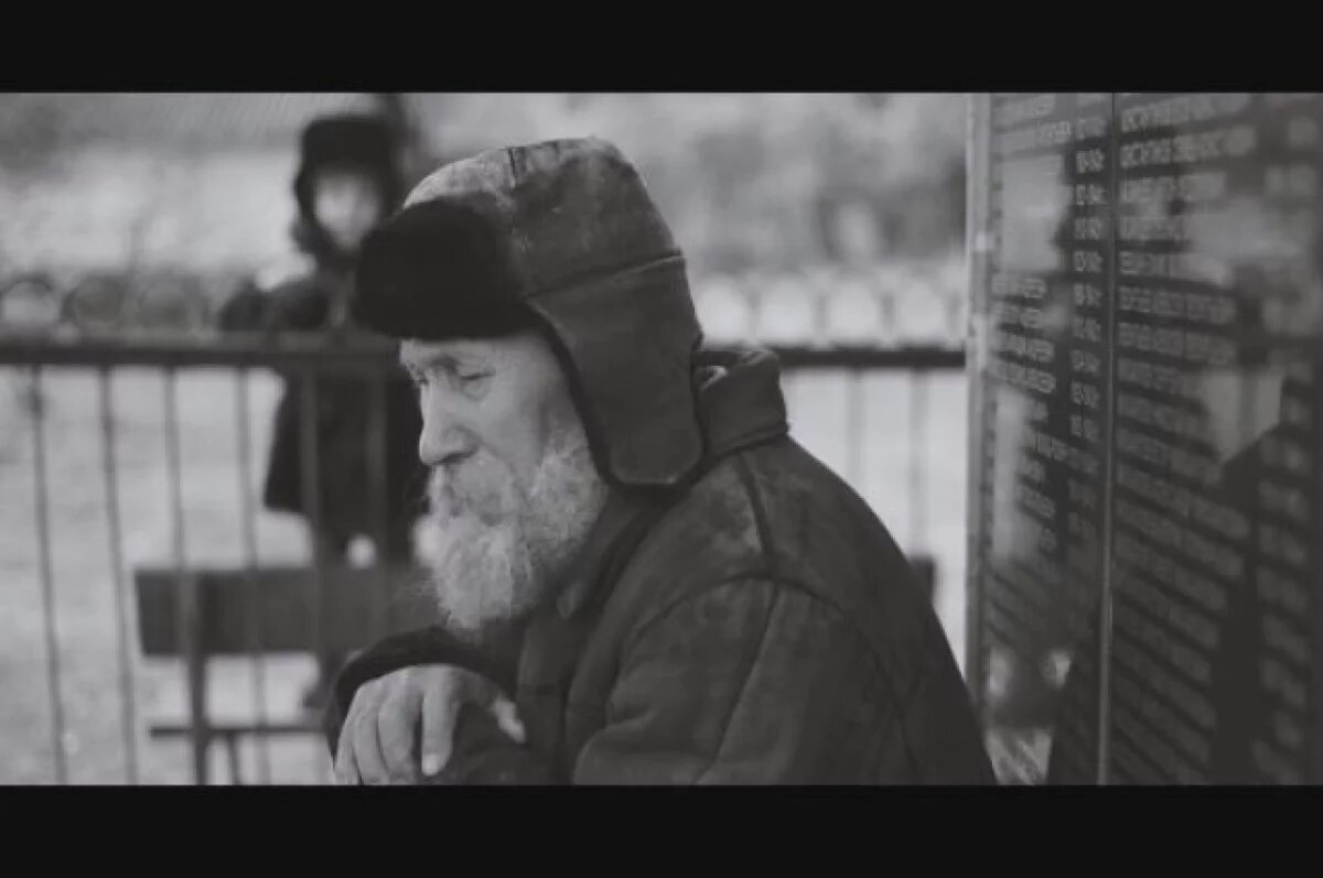    Заслуженный артист России Василий Павлов - дед Азамбай.