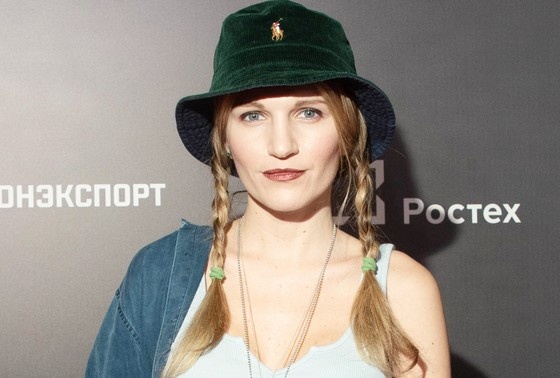    Женя Малахова