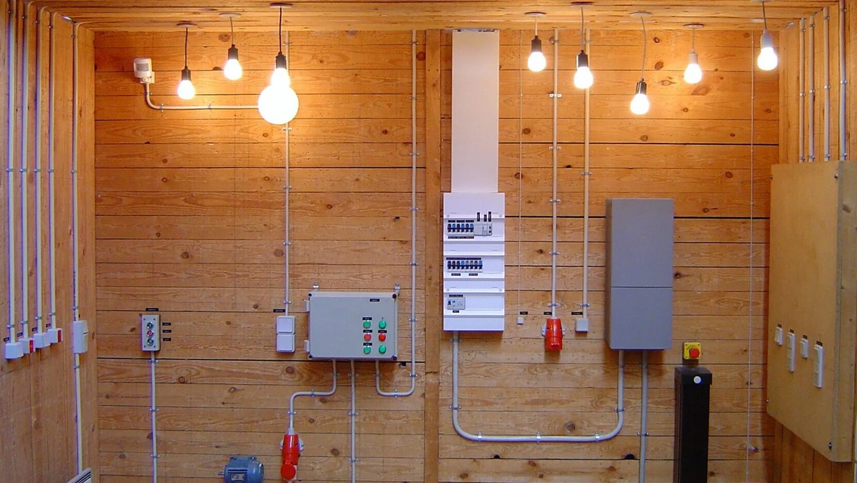 Говоря откровенно, при проведении любой электрики – внутридомовой, 