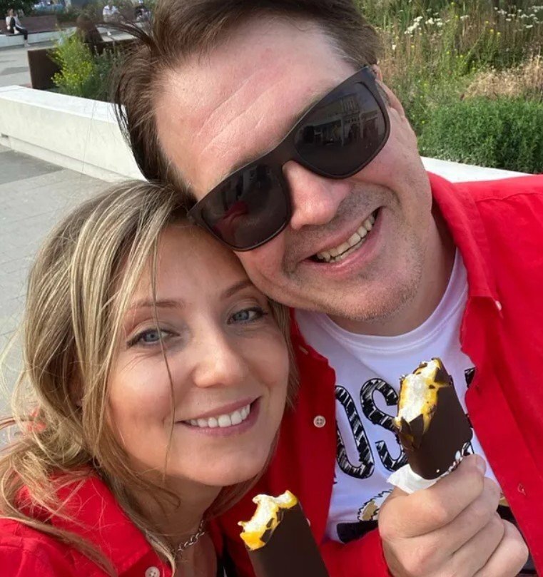 Денис Матросов с женой