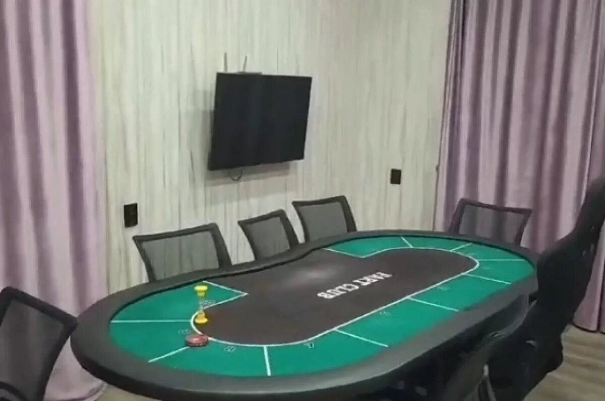    Полицейские ворвались в незаконное игорное заведение в Новосибирске