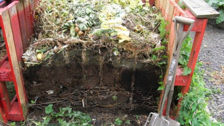 Компостная куча в разрезе